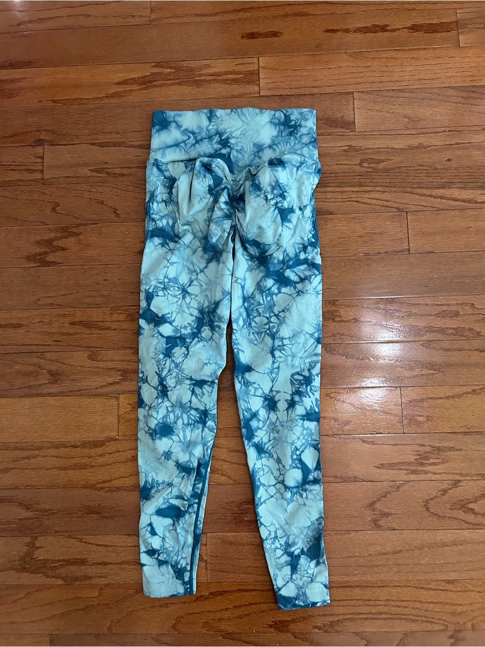 Blue Tie Dye Scrunch Butt Leggings | High Waisted Seamless Booty Lift Activewear - Picture 5 of 6